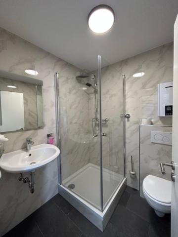 Rheinischer Hof Appartements Leverkusen Esterno foto
