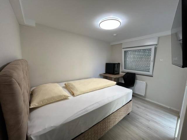 Rheinischer Hof Appartements Leverkusen Esterno foto